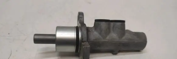 Volkswagen PASSAT B5 Master brake cylinder 151973