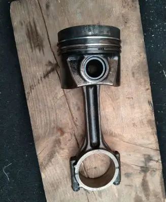 Skoda Superb B8 (3V) Piston with connecting rod 04LA