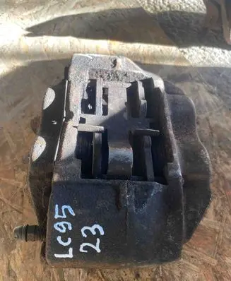 Toyota Land Cruiser (HDJ90) Front brake caliper