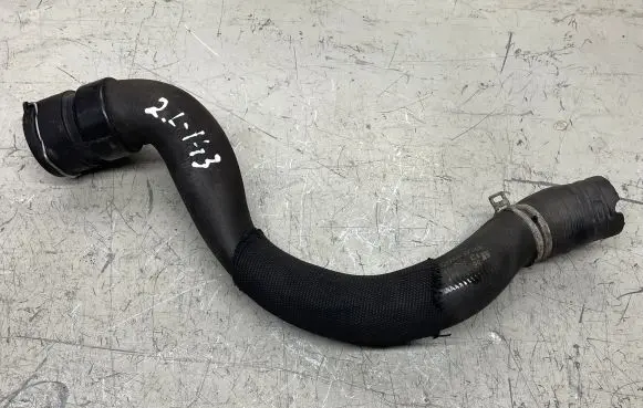 Opel Insignia A Engine coolant pipe/hose 1335331