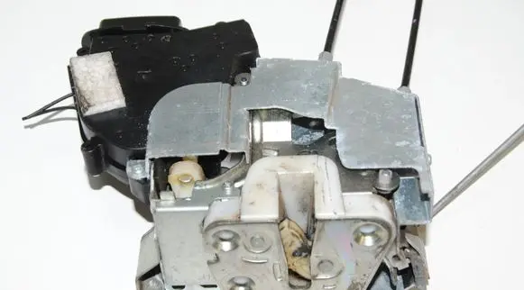 Subaru Outback Front door lock 