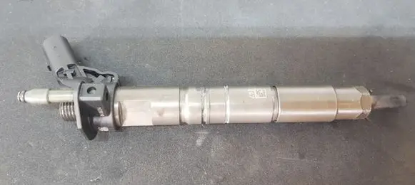 Mercedes-Benz ML W166 Fuel injector A6420701187 0445116026