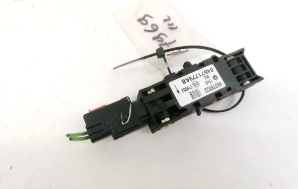 Chrysler Pacifica Airbag deployment crash/impact sensor 04671779AB 49375322