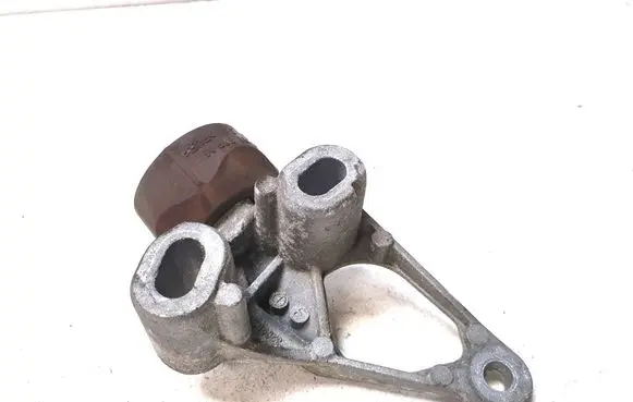 Engine mount bracket