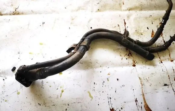 KIA Sportage Fuel tank filler neck pipe 310302kxxx 31030-2kxxx