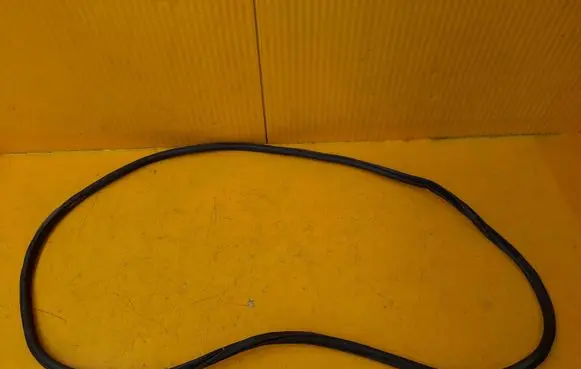 Volkswagen Touareg III Front door rubber seal 760867911D
