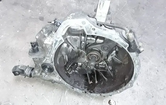 Nissan Almera Tino Manual 5 speed gearbox