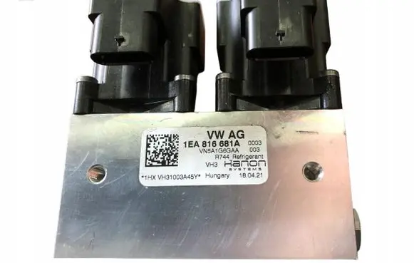Volkswagen PASSAT B8 Air conditioning (A/C) expansion valve 1EA816681A