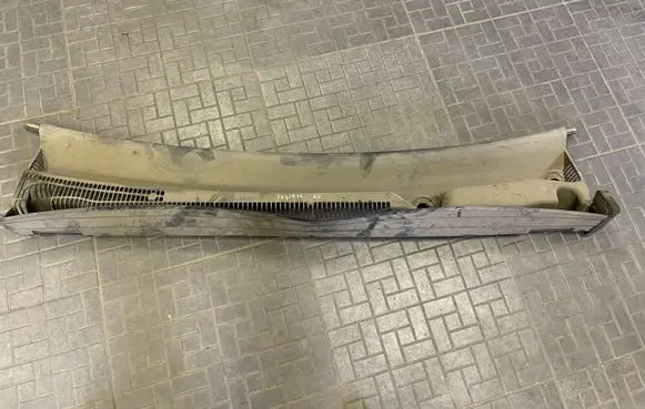 Ford Fusion Wiper trim 2N11N02228