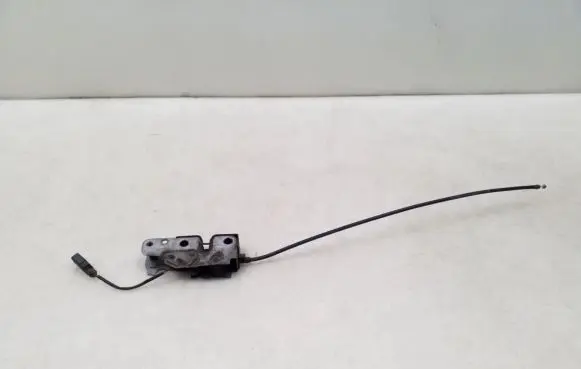 Skoda Superb B6 (3T) Engine bonnet (hood) release handle