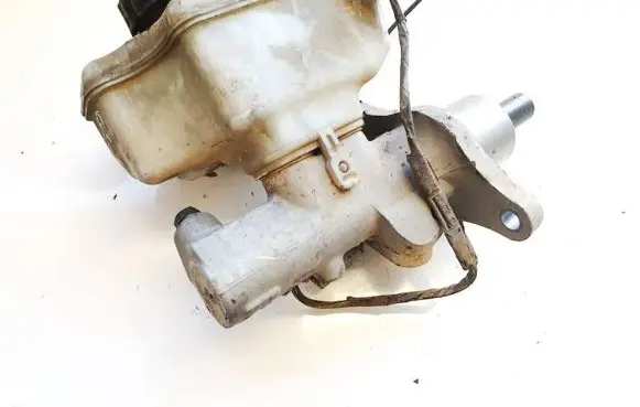 Skoda Octavia Mk2 (1Z) Master brake cylinder 1k0945459a 5m0945459a