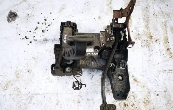 Opel Insignia A Clutch pedal 22771454