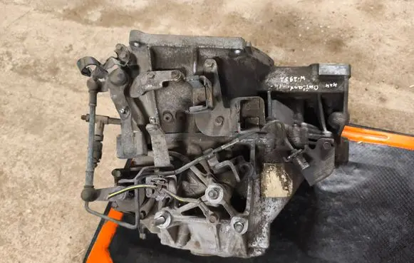 Mitsubishi Outlander Manual 6 speed gearbox 25740