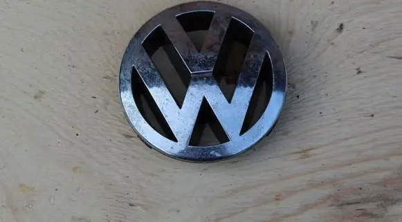 Volkswagen Polo Manufacturer badge logo/emblem 880853601C