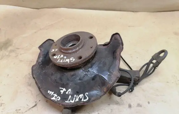 Suzuki Swift I Front wheel hub 07E13P 62J107E13P