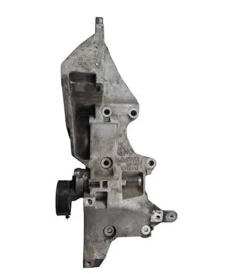 Volkswagen Tiguan Engine mounting bracket 03L903143Q