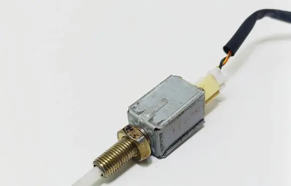 KIA Carens I Clutch pedal sensor 