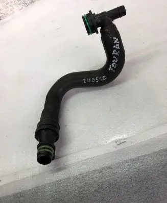 Volkswagen Touran III Breather hose/pipe 04e103175d