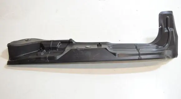 Audi A4 S4 B6 8E 8H Fender end trim 8E0821111A