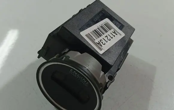 Volkswagen PASSAT B6 Ignition lock 3C0905843R