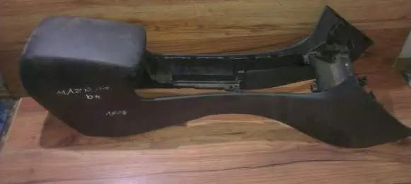 Mazda 3 I Armrest b32h64428