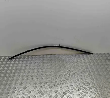 BMW M4 F82 F83 Front door glass trim molding 7433338