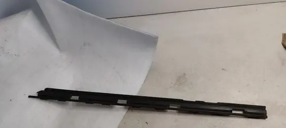 Mercedes-Benz GLE W167 Sill/side skirt trim A1676988101