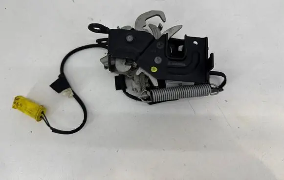 BMW 5 G30 G31 G38 Engine bonnet/hood lock/catch 7347411