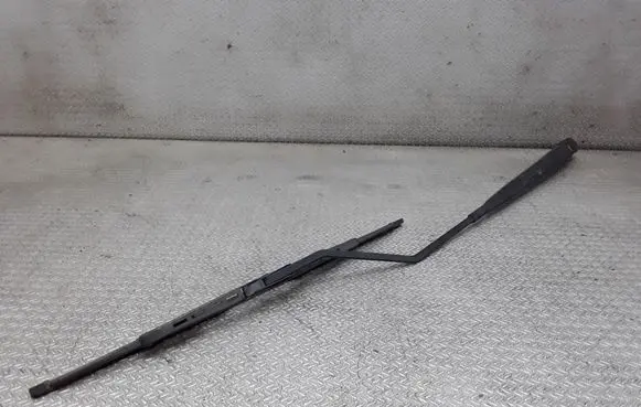 Windshield/front glass wiper blade