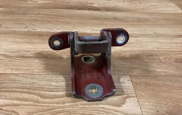 Opel Insignia A Front door lower hinge A04657 1309 ES03A046574