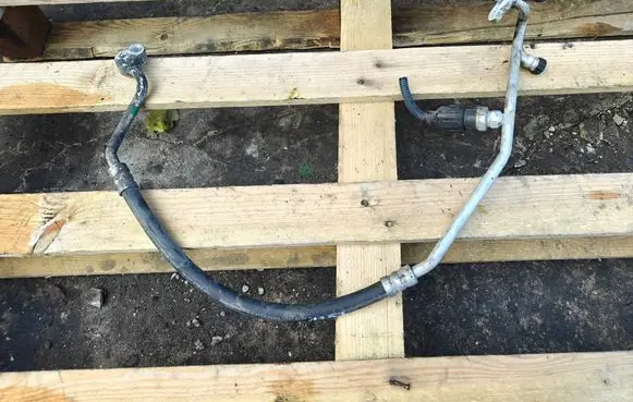 KIA Cerato Air conditioning (A/C) pipe/hose
