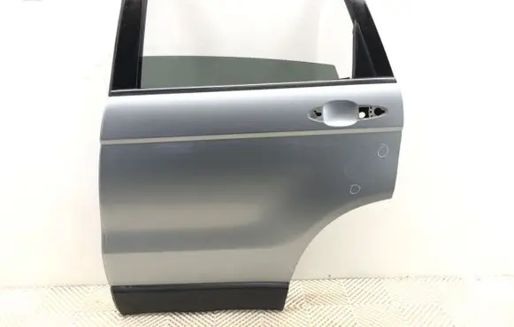Honda CR-V Rear door
