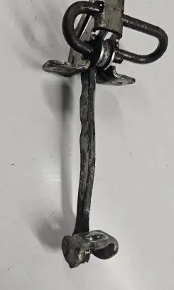 Opel Meriva A Front door check strap stopper