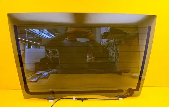 Mitsubishi L200 Rear side window 