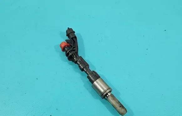 Volvo V40 Fuel injector 0261500337 IMPRK1525353