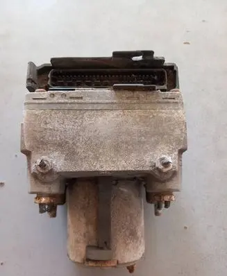 Volvo S40, V40 ABS Pump 0265216017 30821397