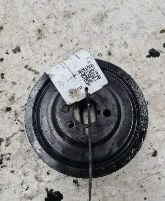 Volkswagen PASSAT B6 Crankshaft pulley 03G105243