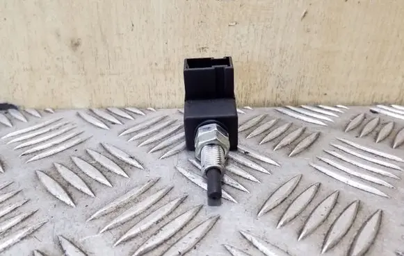 Clutch pedal sensor
