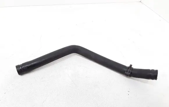 Volkswagen PASSAT B5.5 Engine coolant pipe/hose