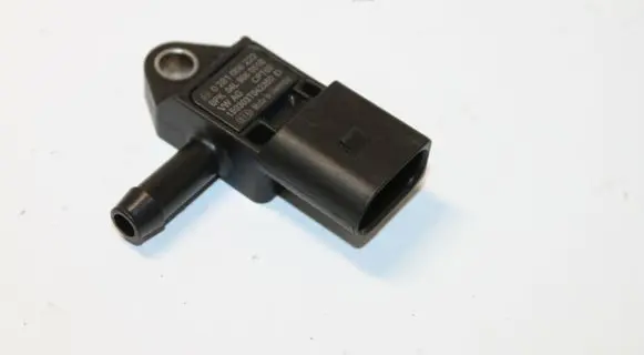 Audi A3 S3 8V Exhaust gas pressure sensor 04L906051B