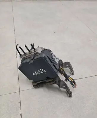 Jaguar XE ABS Pump 0265243543 GX732C325CC