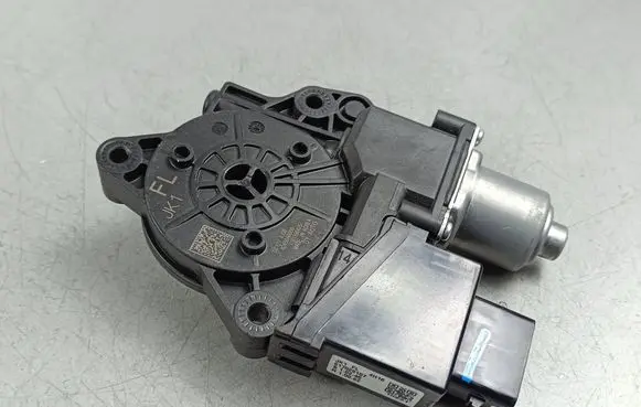 Genesis GV70 Front door window regulator motor DC12V4J06 1101390425 82450AR000