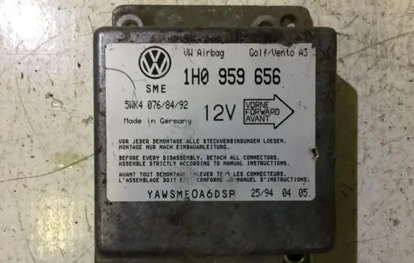 Volkswagen Golf III Airbag control unit/module 1H0959656