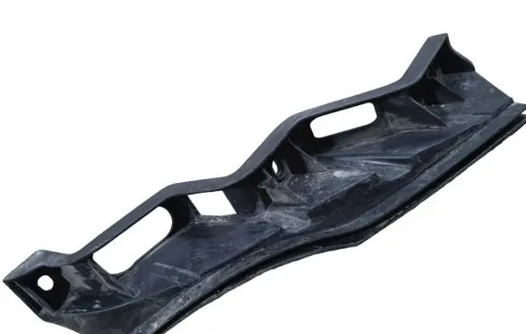 Volkswagen PASSAT B6 Front bumper mounting bracket 3C0807889