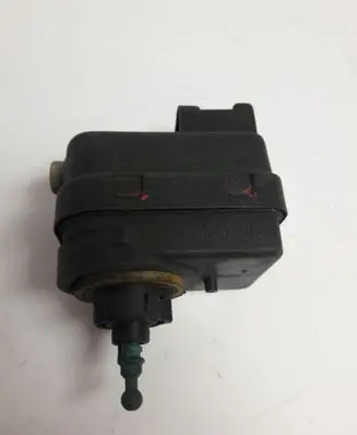 Headlight level adjustment motor