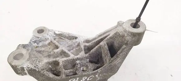 Ford Mondeo MK IV Engine mounting bracket 