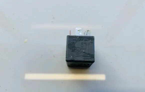Volkswagen Fox Other relay 1j0906381 v23134b63x383