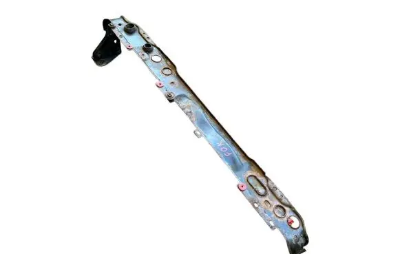 Ford Focus Bottom radiator support slam panel 