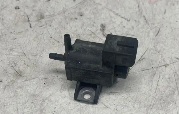Vacuum valve