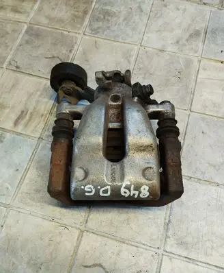 Opel Astra H Rear brake caliper